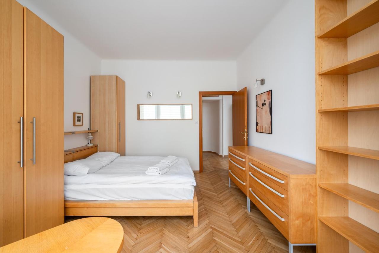 Metro Raclawicka Standard Apartment